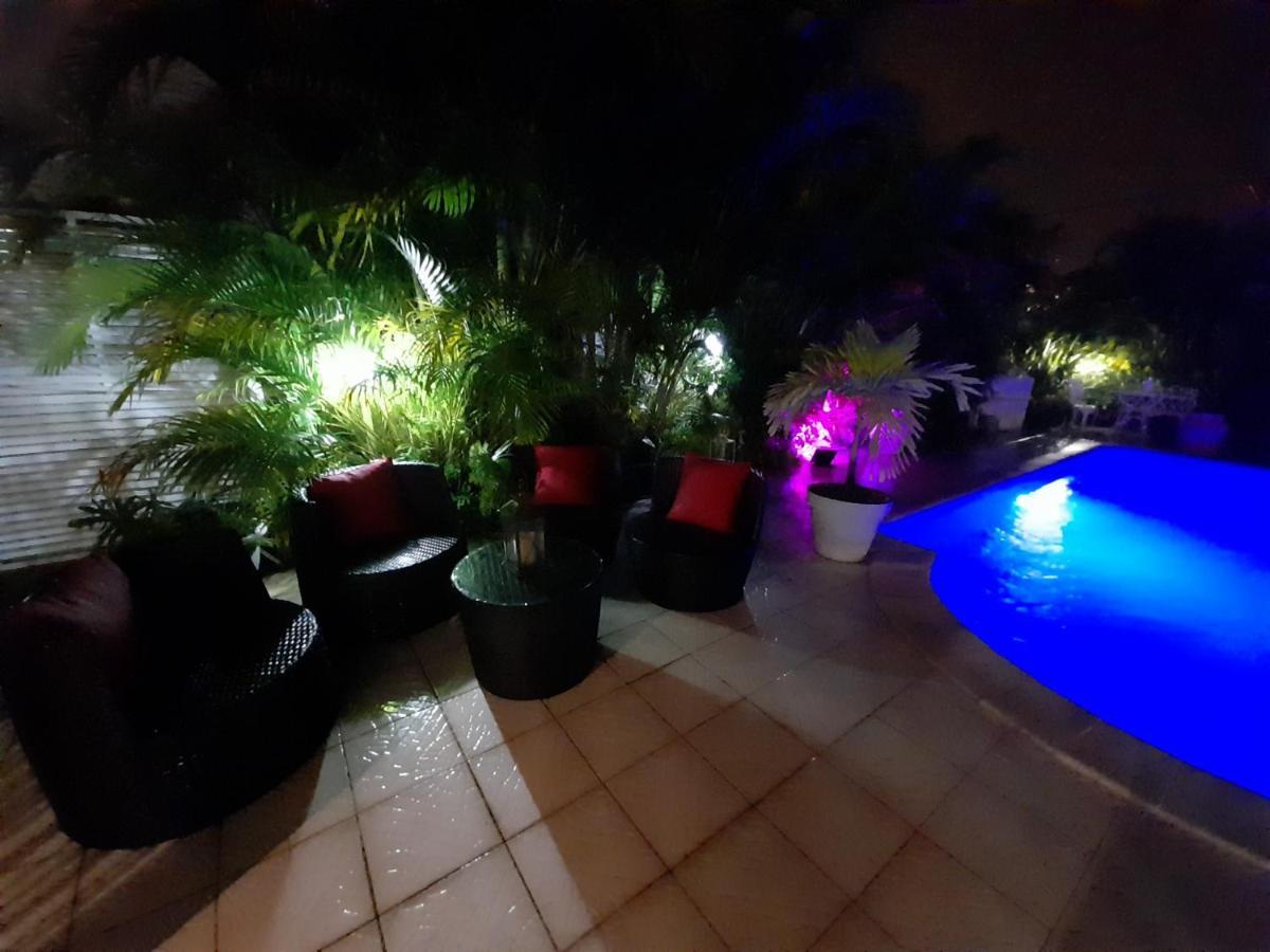 Coquet F2 Climatise Avec Piscine Au Lamentin Apartment Льо Ламентин Екстериор снимка