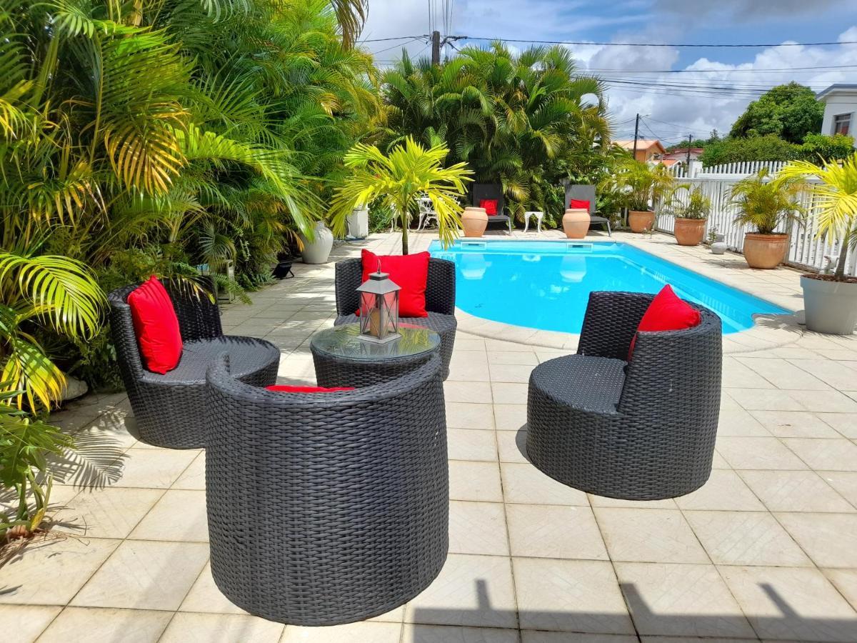 Coquet F2 Climatise Avec Piscine Au Lamentin Apartment Льо Ламентин Екстериор снимка