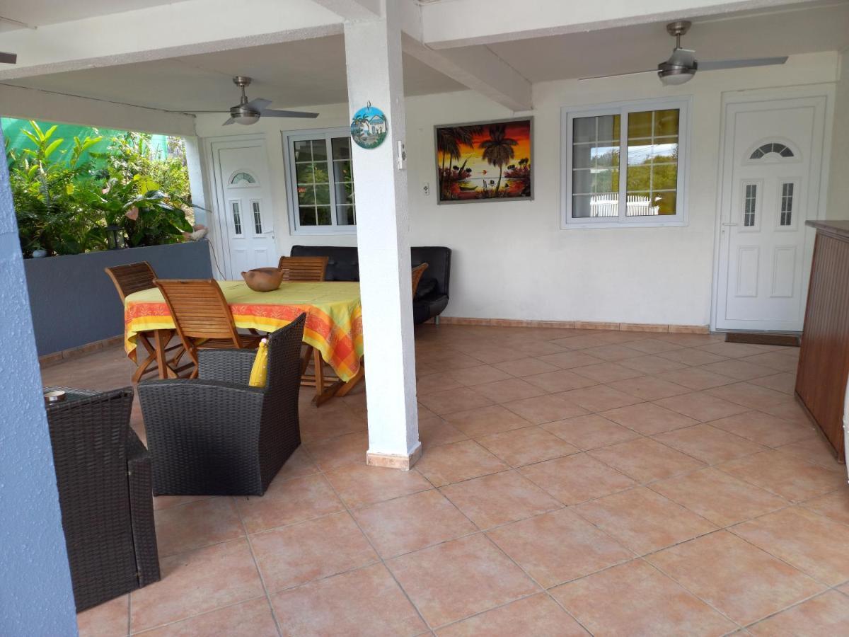 Coquet F2 Climatise Avec Piscine Au Lamentin Apartment Льо Ламентин Екстериор снимка